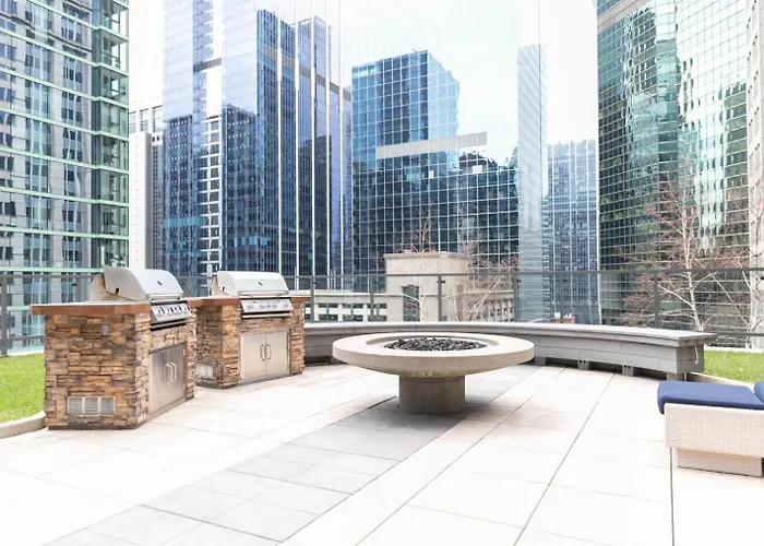 Loop W Pool Gym Nr Financial District Chi-267 *