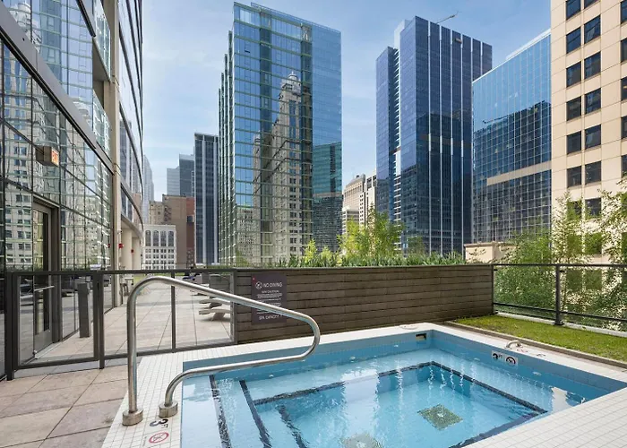 Loop W Pool Gym Nr Financial District Chi-267 *